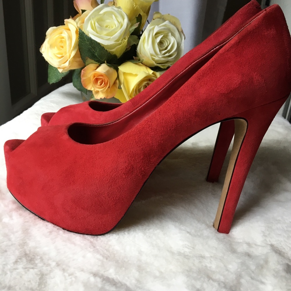 Jessica Simpson red suede shoes